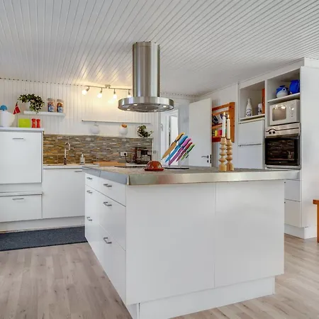 Holiday home Dorith - 100m From The Sea By Interhome