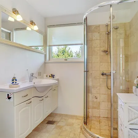 Dorith - 100m From The Sea By Interhome